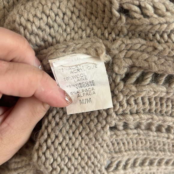 Lovely Girl, size M, made in Italy, wool/alpaca cable Knit sweater, tan - Picture 5 of 6